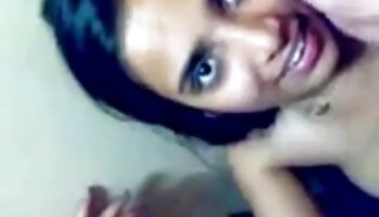 លេ Natalia មហាក្សត្រី chokes នៅលើផ្អៀងធំ