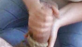 ស៊ិចស៊ី MILF ជាមួយ tits ដ៏ធំ